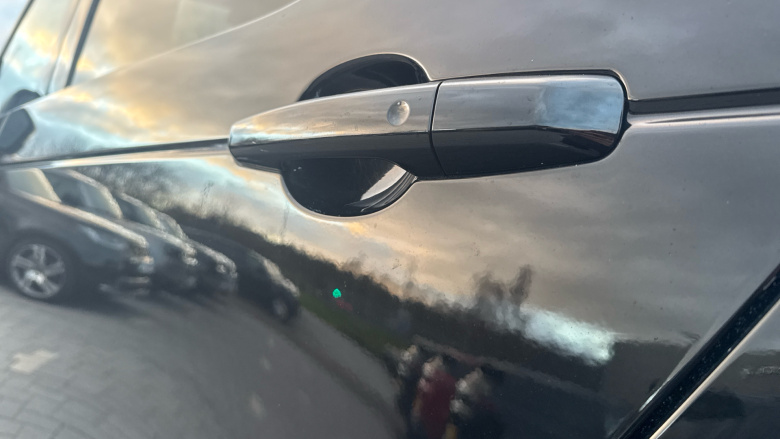 Land Rover Discovery 3.0 D300 R-Dynamic HSE 5dr Auto Diesel Station Wagon